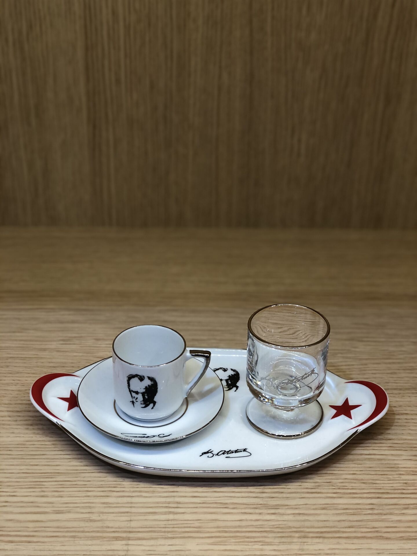 GÜRAL PORSELEN 4 PARÇA TÜRK KAHVESİ TAKIMI