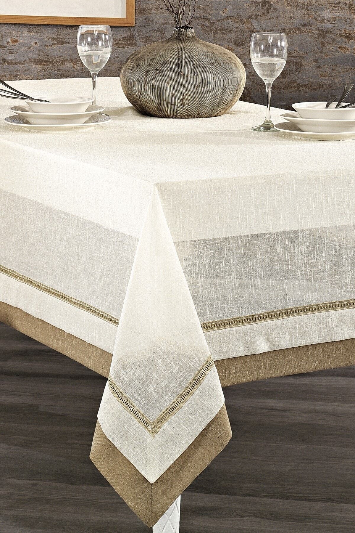 NAZİK HOME LATİNA MASA ÖRTÜSÜ KREM-BEJ