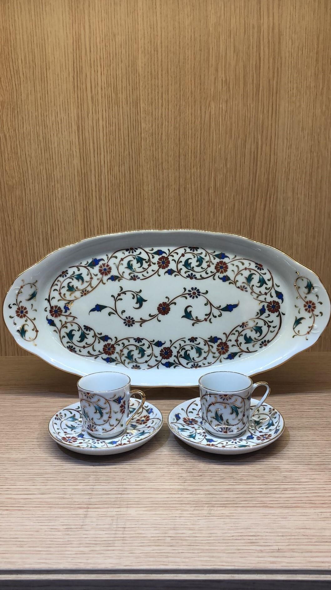 Güral Porselen Altın Yaldızlı El Dekoru 2 Kişilik Tepsili Türk Kahve Fincan Takımı