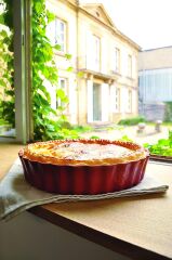 Emile Henry Tart-Börek Fırın Kabı Yuvarlak 24 cm Kırmızı/Burgundy