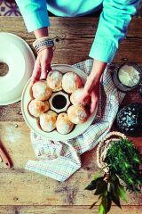 Emile Henry Ekmek/Fırın KabıYuvarlak 30 cm Kırmızı/Burgundy