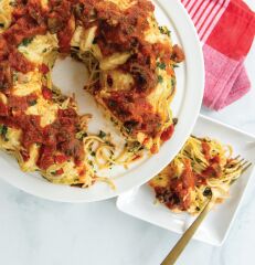 Nordicware 60. Yıl Özel Bundt Kek Kalıbı - 12 Cup Gold