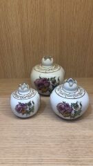 Güral Porselen El Dekoru 10 cm Kadife Kutulu Nar Obje