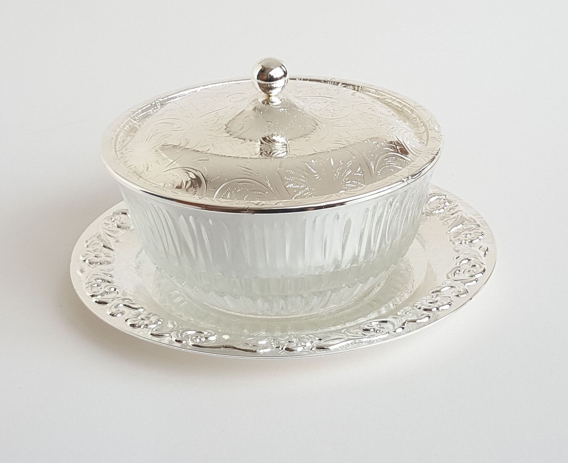 Queen Anne İngiliz Gümüşü Reçellik 10.5 x 11.5 x 8 cm