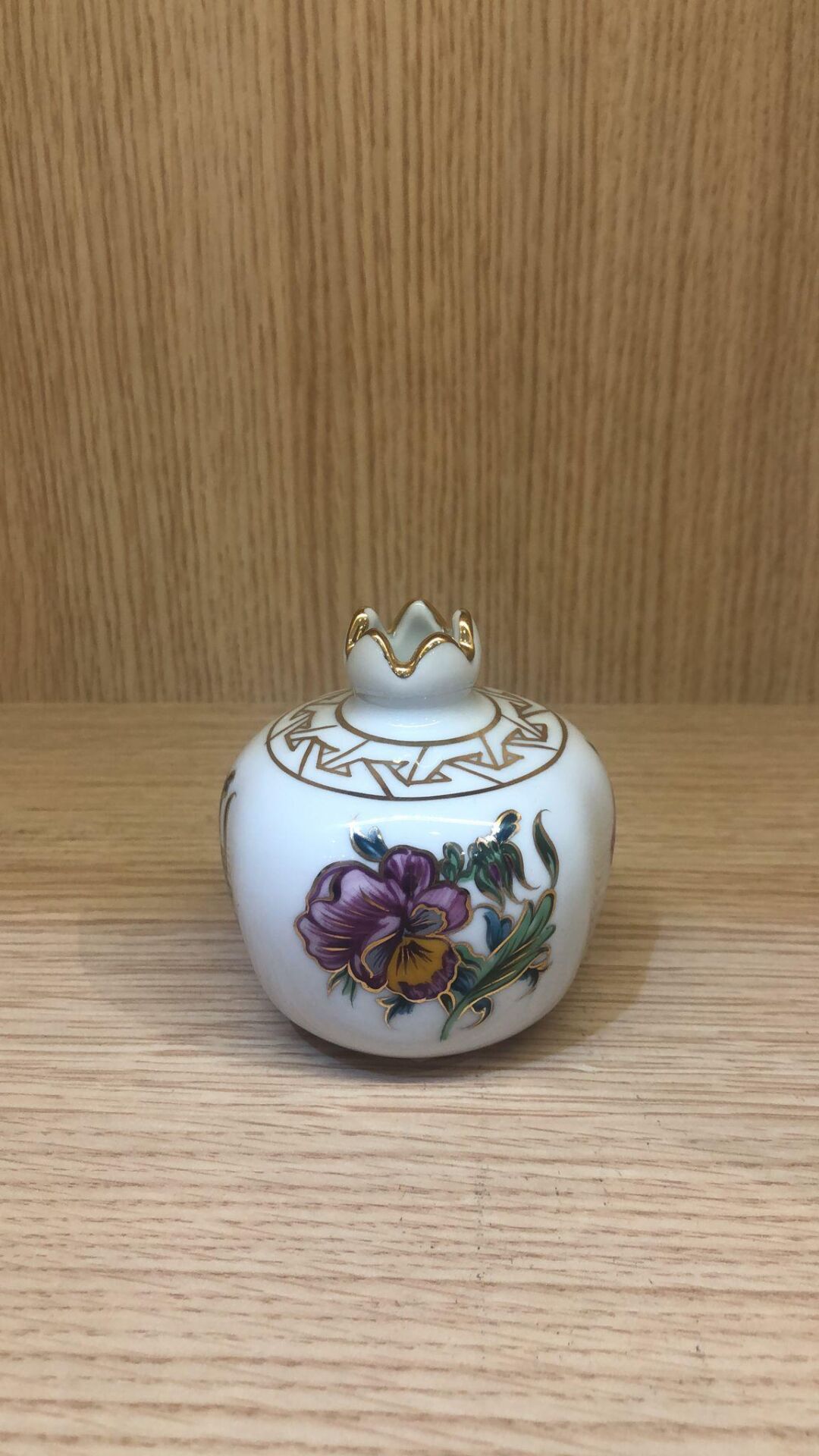 Güral Porselen El Dekoru 8 cm Kadife Kutulu Nar Obje