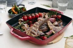 Staub Çift Kulplu Döküm Izgara Tava Kırmızı 28*28 cm