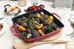 Staub Çift Kulplu Döküm Izgara Tava Kırmızı 28*28 cm