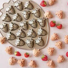 Nordicware Mini Çilekler Kek Kalıbı