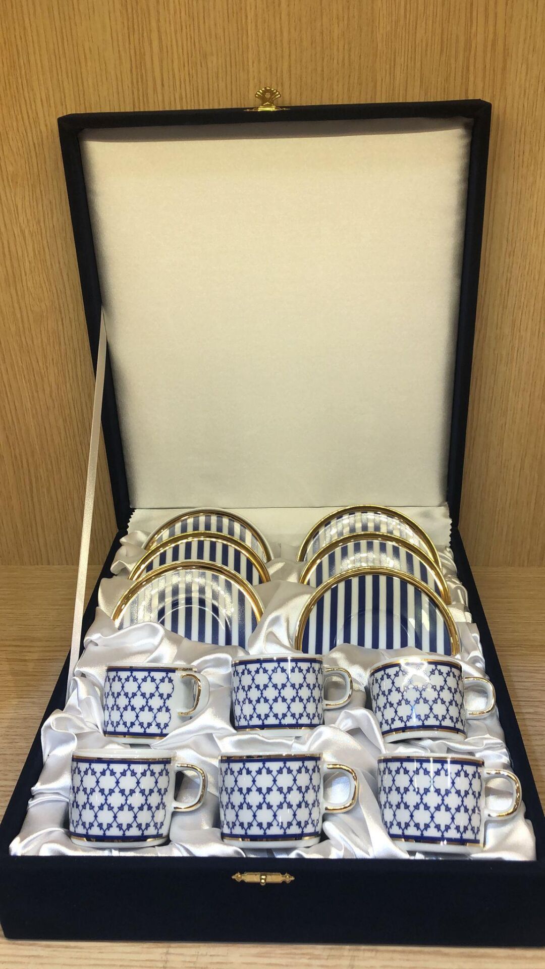 Güral Porselen Altın Yaldızlı El Dekoru 6 Kişilik Türk Kahve Fincan Takımı