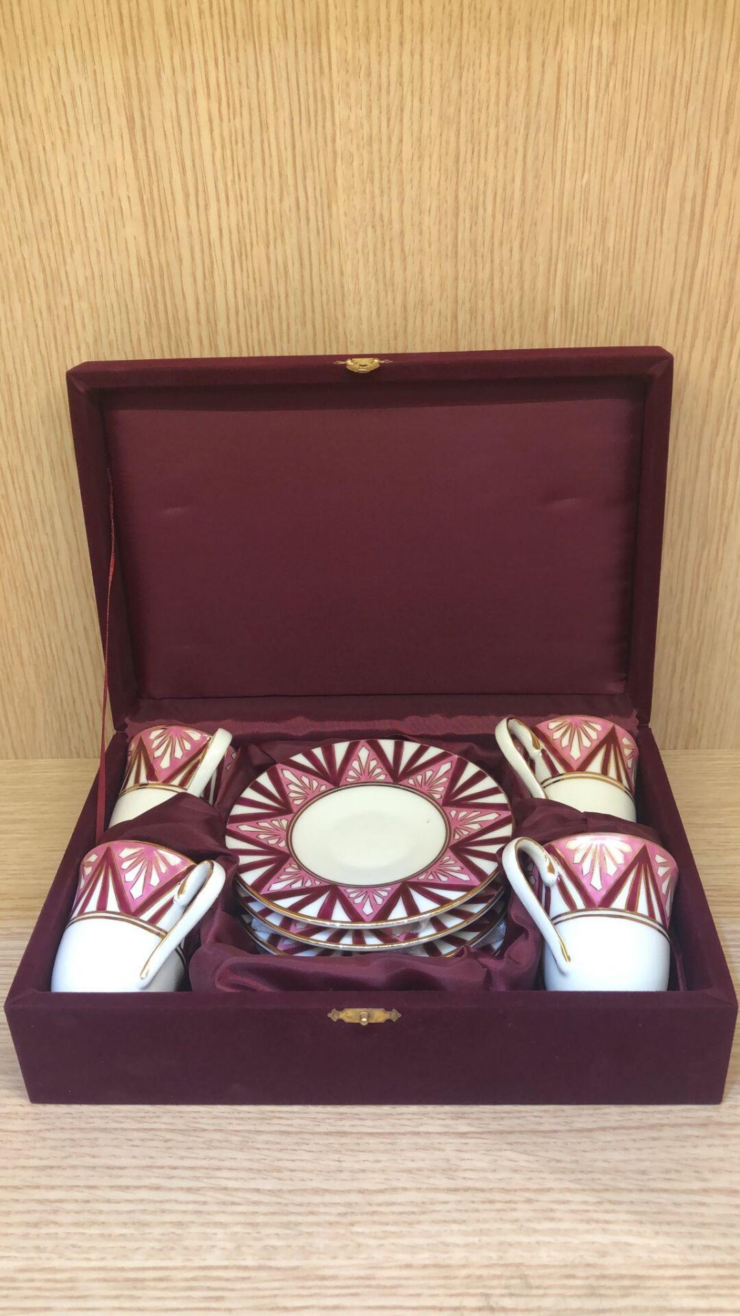 Güral Porselen İnce Porselen Altın Yaldızlı El Dekoru 4 Kişilik Türk Kahve Fincan Takımı