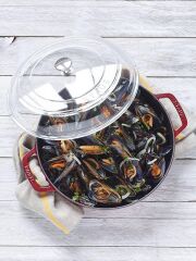 Staub Cam Kapaklı Döküm Sote Tenceresi Kırmızı 26 cm