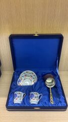 Güral Porselen 5 Parça İki Kişilik El Dekoru Altın Yaldızlı Kahve Fincan Takımı Kadife Kutulu Bakır Cezveli