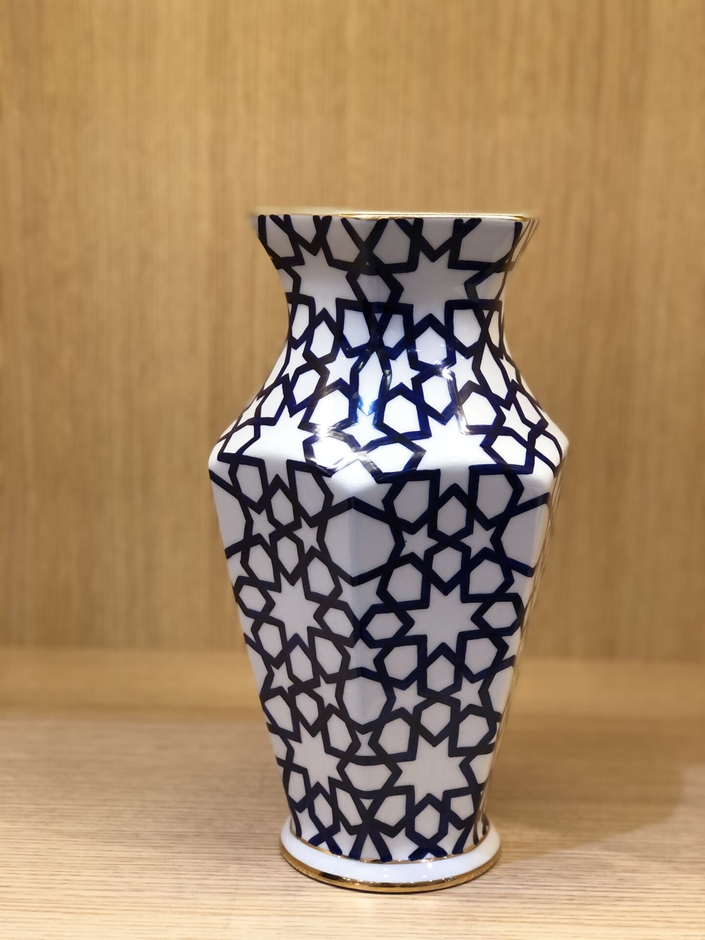 GÜRAL PORSELEN 30 CM EL DEKORU VAZO