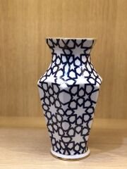 GÜRAL PORSELEN 30 CM EL DEKORU VAZO