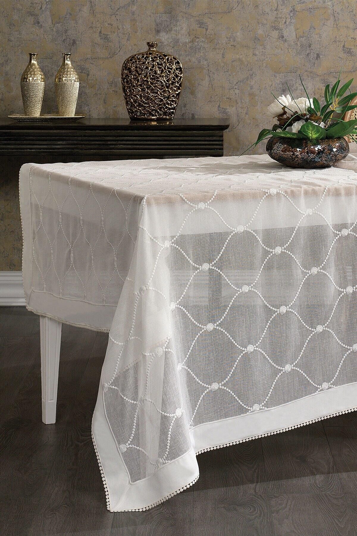 Nazik Home Floggy Masa Örtüsü Krem