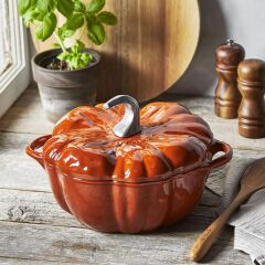 Staub Balkabağı Döküm Tencere 24 cm Tarçın