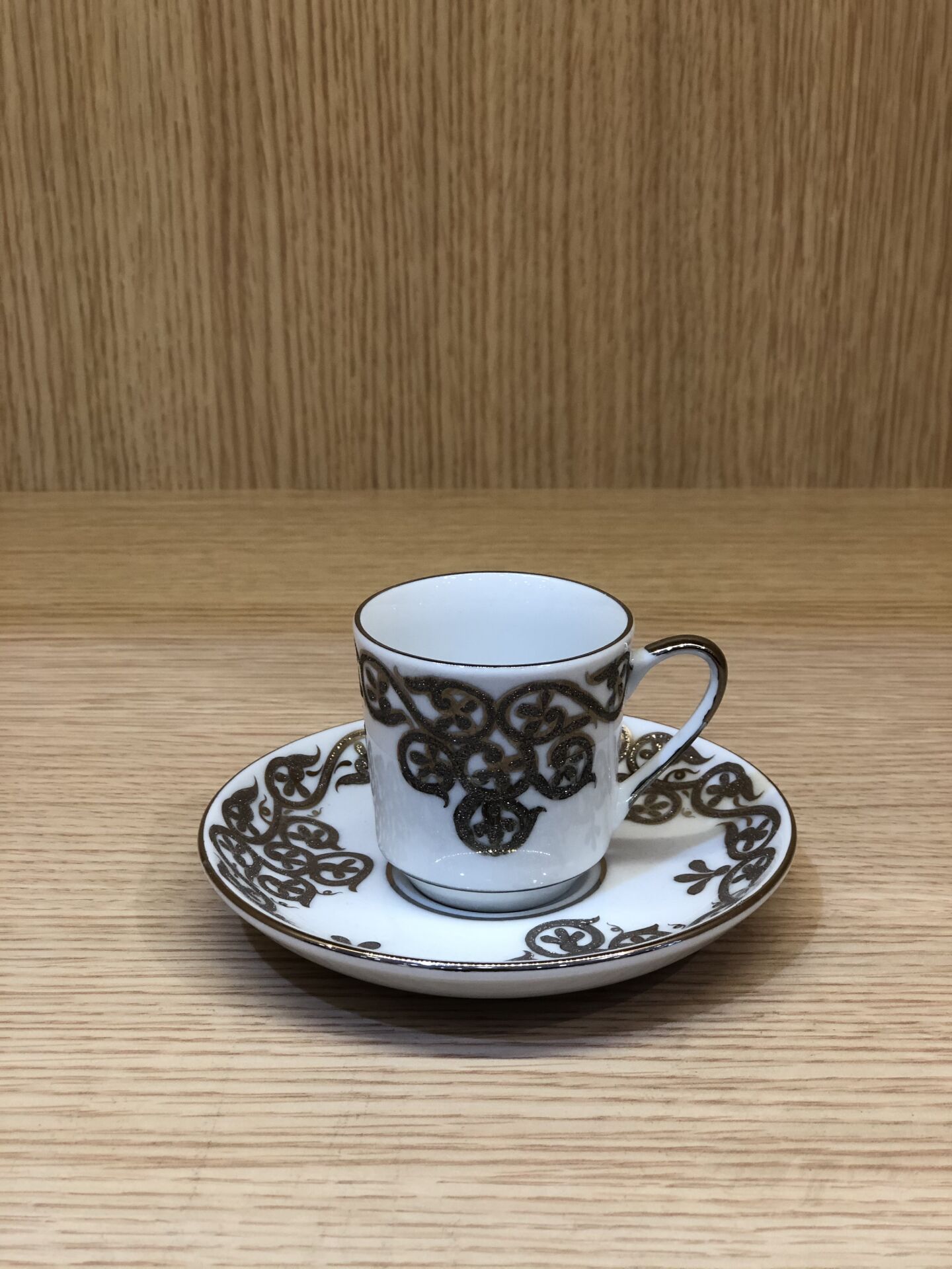 GÜRAL PORSELEN TEK KİŞİLİK 2 PARÇA PLATİN EL BOYAMASI  KAHVE TAKIMI