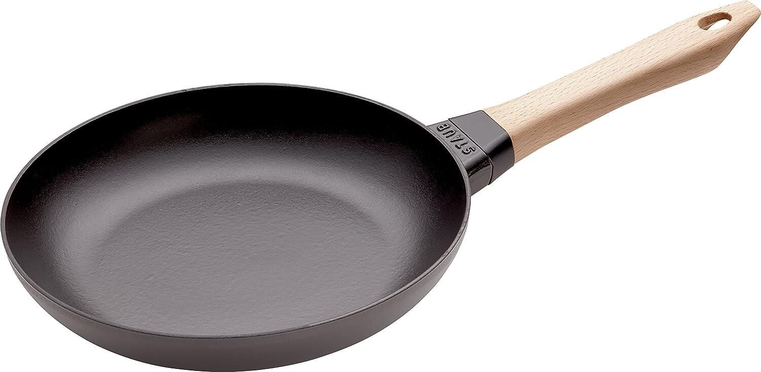 STAUB LA COCOTTE KIZARTMA TAVASI AHŞAP TUTACAKLI | DÖKÜM DEMİR | 24 CM