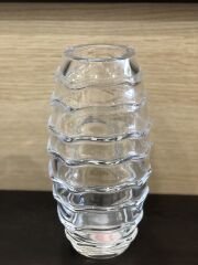 PAŞABAHÇE DALGALI KÜÇÜK BEYAZ VAZO